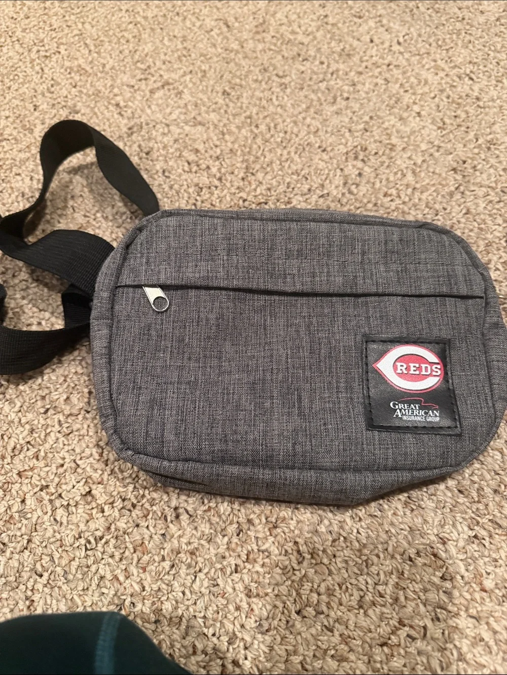 3 Cincinnati Reds Brand New Gray Organizer Pouch/fanny pack 8 x 6 inches